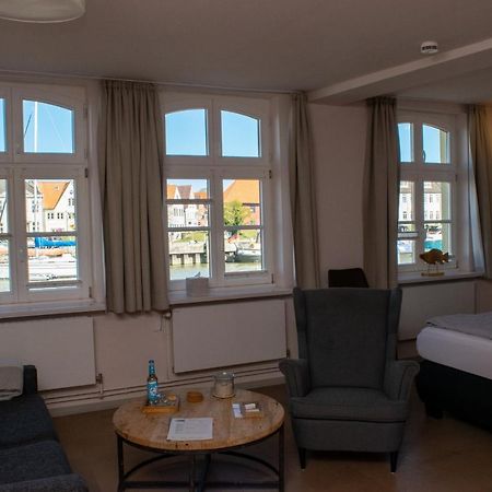 Hotel Das Brueckenhaus Glueckstadt Exterior foto